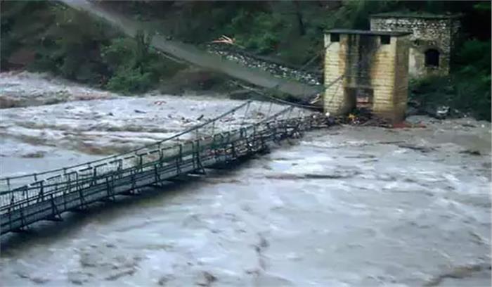 उत्तराखंड में अगले 48 घंटों में भारी बारिश को लेकर अलर्ट जारी