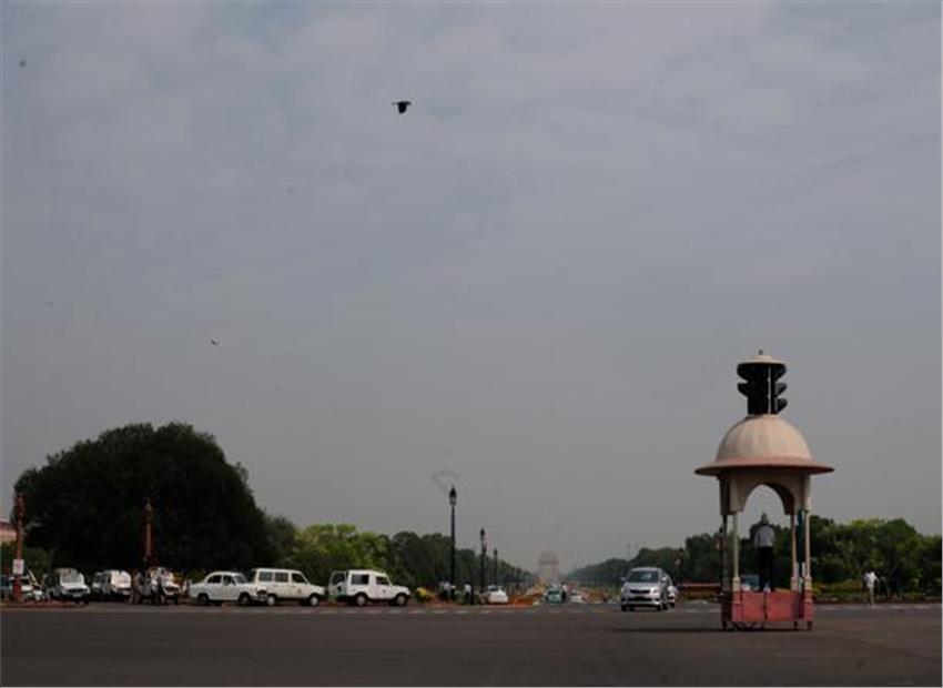 दिल्ली में मौसम हुआ सुहाना, तापमान 15 डिग्री सेल्सियस दर्ज