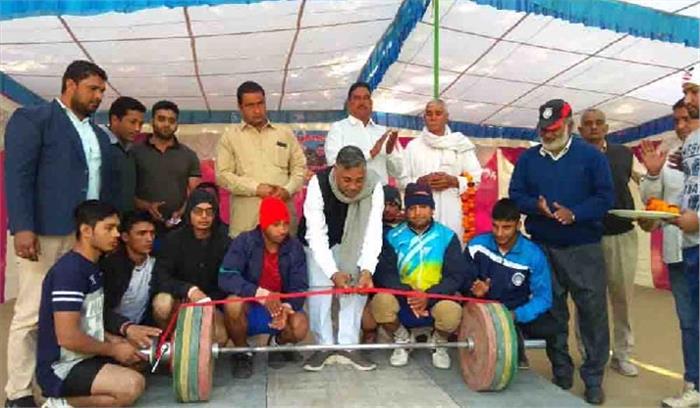 210 किग्रा भार उठाकर नितेश बना बैस्ट लिफ्टर 210 किग्रा भार उठाकर नितेश बना बैस्ट लिफ्टर