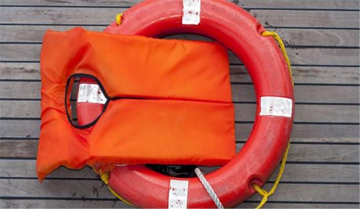 बंगाल में जहाज से यात्रा करने वालों को लाइफ जैकेट पहनना अनिवार्य