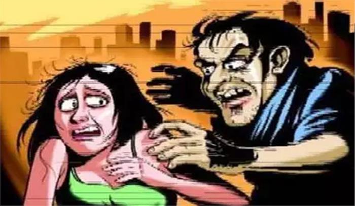 पूर्व डीआईजी की बेटी से छेड़छाड़ का आरोपी गिरफ्तार पूर्व डीआईजी की बेटी से छेड़छाड़ का आरोपी गिरफ्तार