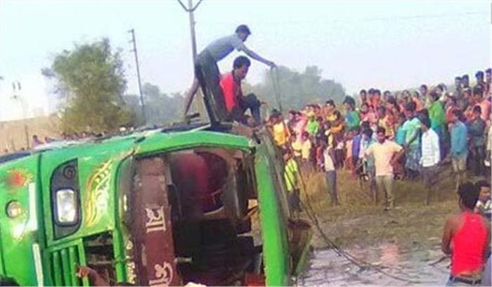 पश्चिम बंगाल में बस दुर्घटना,  पांच लोगों की मौत