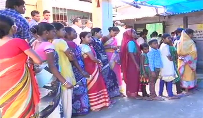 पश्चिम बंगाल: पंचायत चुनाव के शुरुआती दो घंटो में 12 फीसदी मतदान