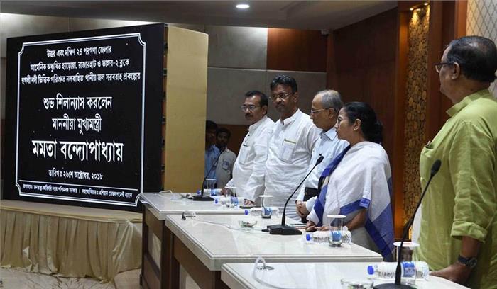 ममता बनर्जी ने किया दुर्गा पूजा के उद्घाटन का सिलसिला प्रारंभ