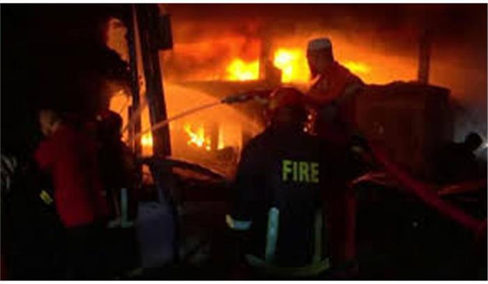 मुर्शिदाबाद में बाजार में आग लगने से पांच दुकानें खाक