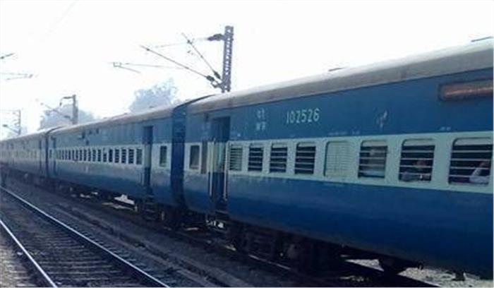 पश्चिम बंगाल : ट्रेन की चपेट में आकर युवक की मौत पश्चिम बंगाल : ट्रेन की चपेट में आकर युवक की मौत