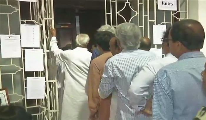 पश्चिम बंगाल में राज्यसभा की पांच सीटों के लिए मतदान है जारी