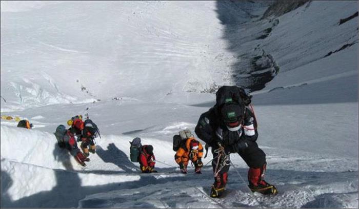 नेपाल में बर्फानी तूफान  की चपेट में आने से 9 पर्वतारोहियों की मौत