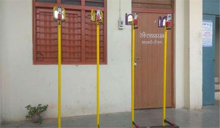 रतलाम रेल मंडल में फुट ऑपरेटेड थर्मल स्कैनर