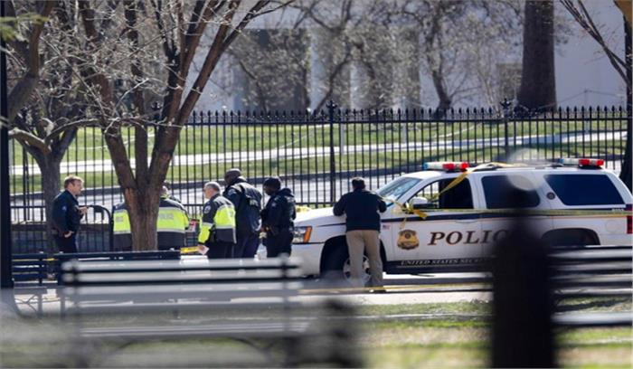 युवक ने व्हाइट हाउस के बाहर खुद को मारी गोली