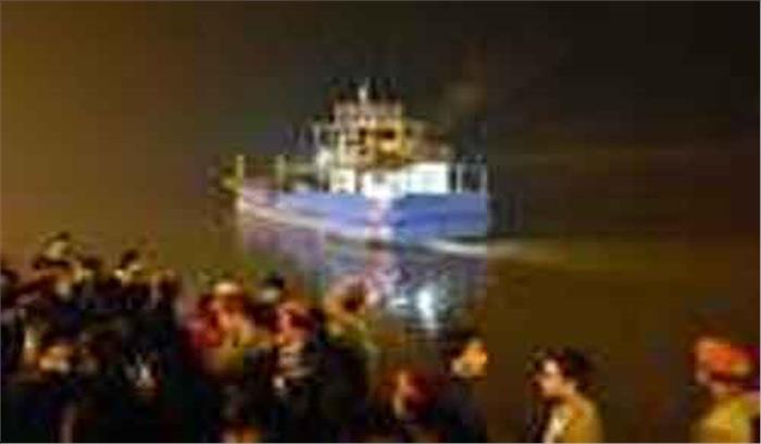 हजारों की भीड़ में क्यों हिचकोले खा गई प्रशासन की नाव हजारों की भीड़ में क्यों हिचकोले खा गई प्रशासन की नाव