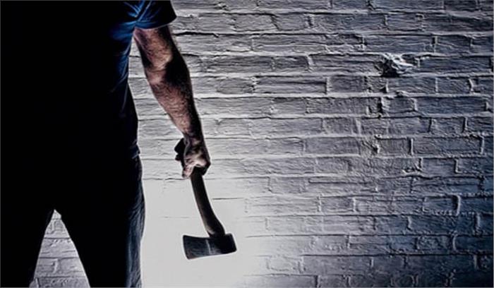 पत्नी की कुल्हाड़ी से की हत्या