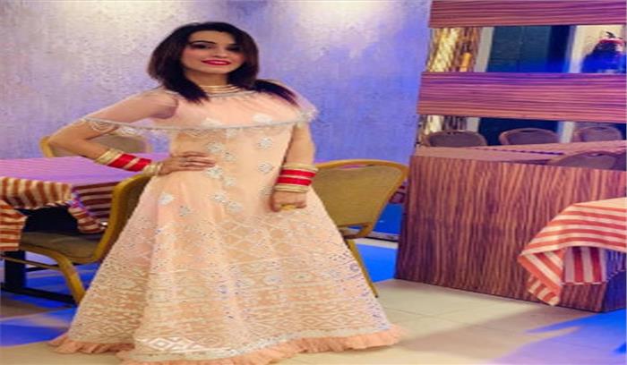 पत्नी से छुटकारा पाने के लिए पति ने सिर में गोली मारी फिर लाश सड़क पर फेंक दी