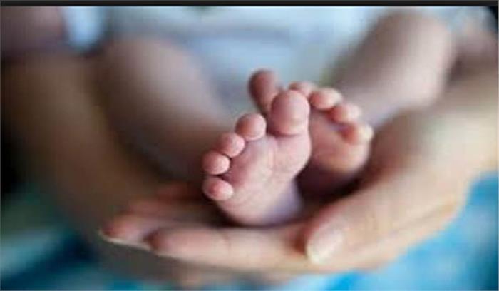 मध्यप्रदेश: आदिवासी महिला ने तीन बच्चियों को दिया जन्म