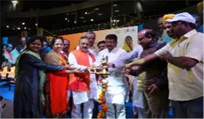 एक हजार महिलाओं को गैस कनेक्शन वितरित