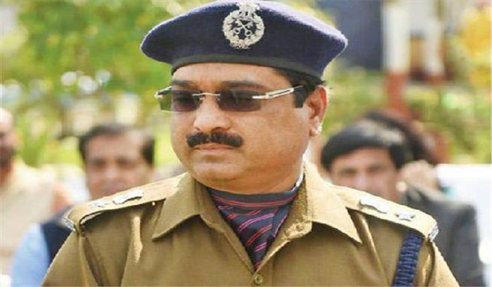 महिला को अश्लील व्हाट्सएप मैसेज भेजना जेल अधीक्षक को पड़ा महंगा