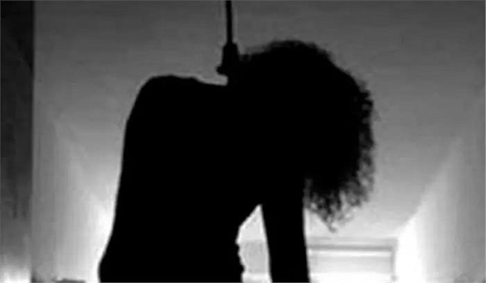 मध्यप्रदेश: नवविवाहित महिला ने फांसी लगाकर की आत्महत्या मध्यप्रदेश: नवविवाहित महिला ने फांसी लगाकर की आत्महत्या