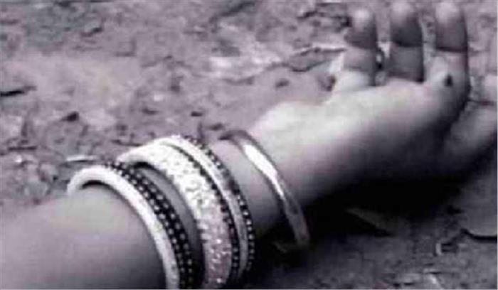 निर्माणाधीन स्वास्थ केन्द्र में महिला की मिली लाश