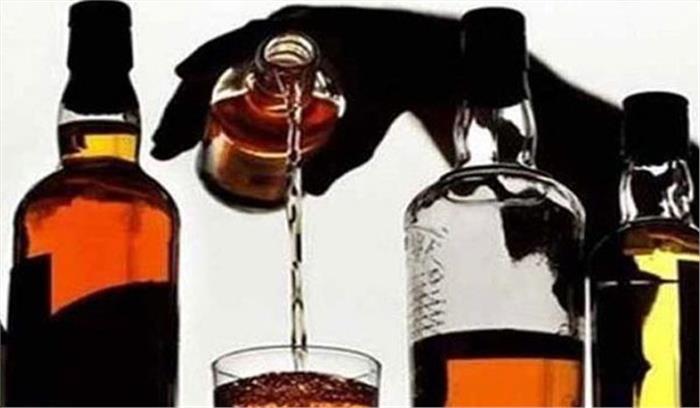 अवैध 96 अंग्रेजी के पव्वे के साथ महिला तस्कर गिरफ्तार