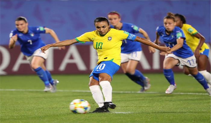 महिला फुटबाल : मार्था विश्व कप में सबसे अधिक गोल करने वाली खिलाड़ी बनीं महिला फुटबाल : मार्था विश्व कप में सबसे अधिक गोल करने वाली खिलाड़ी बनीं