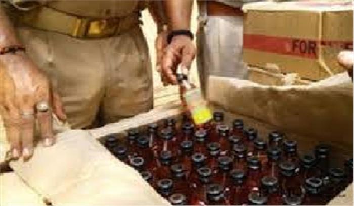 बिहार : भारी मात्रा में देशी शराब बरामद,तीन गिरफ्तार