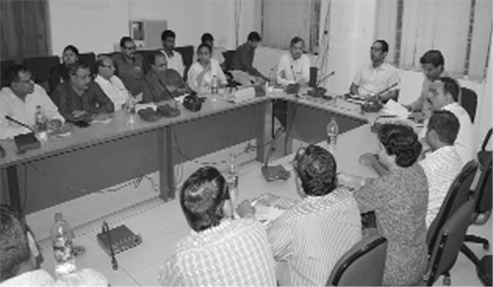 बेहतर काम व परिणाम के लिए काम करें हर विभाग : कलेक्टर