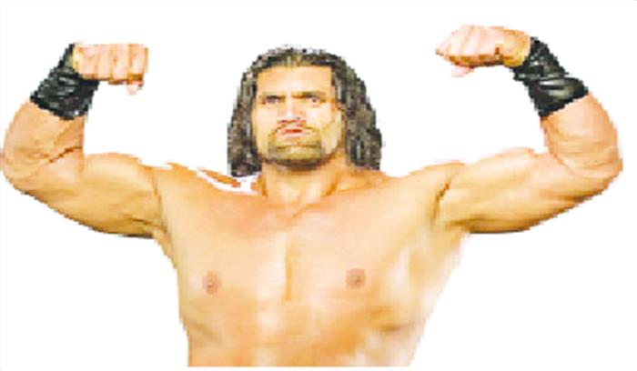 खली को देखने लोगों का उमड़ा हुजूम