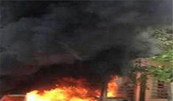 बुलंदशहर विस्फोट में दो की मौत, कई घायल बुलंदशहर विस्फोट में दो की मौत, कई घायल