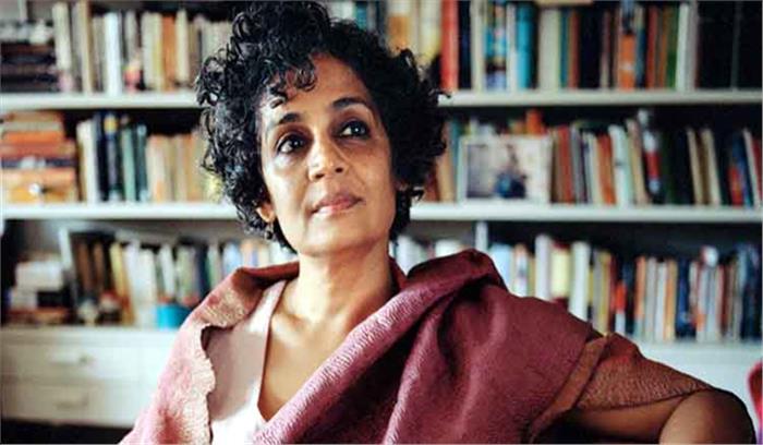 डिटेंशन कैंप पर झूठ बोलती है सरकार : अरुंधति रॉय