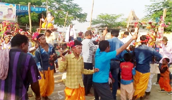 यादव समाज ने निकाली श्री कृष्ण की शोभायात्रा