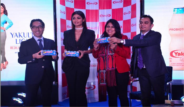 शिल्पा शेट्टी ने किया प्रोबायोटिक ड्रिंक याकुल्ट लाइट का अनावरण
