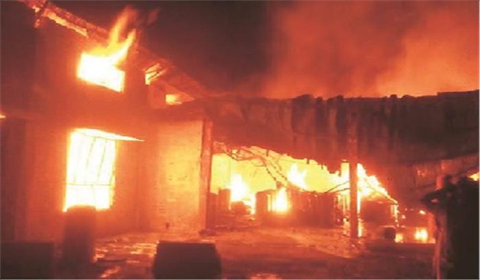 यमुना बाज़ार के नाइट शेल्टर में आग लगने से एक की मौत 