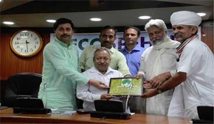 यमुना कार्यकर्ता नदी को बचाने जान देने को तैयार