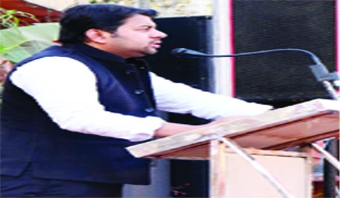 काम से बनाई विशिष्ट पहचान