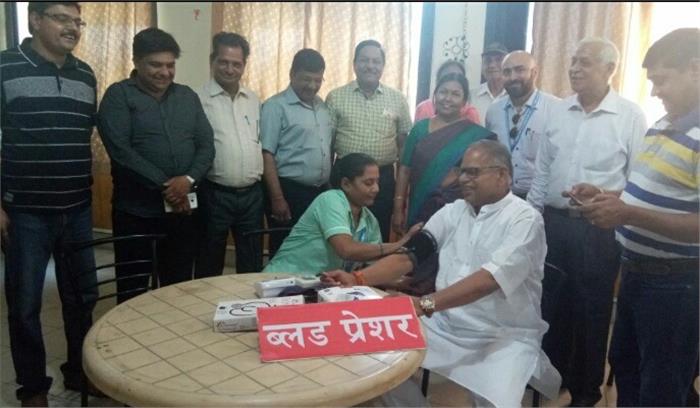 एस जैन इंजीनियरिंग कॉलेज में लगा मुफ्त चिकित्सा शिविर