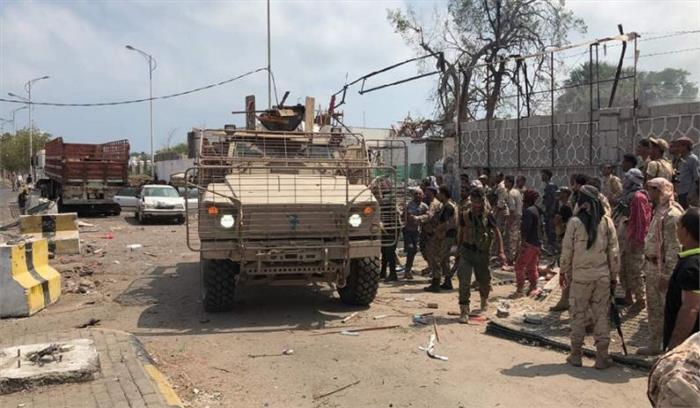 यमन में अलकायदा बंदूकधारियों ने सैन्य काफिले पर किया हमला 