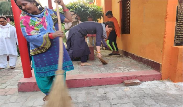 योगी के तंज पर कांग्रेस ने कहा, झाड़ू लगाना भाजपा का प्रचार था