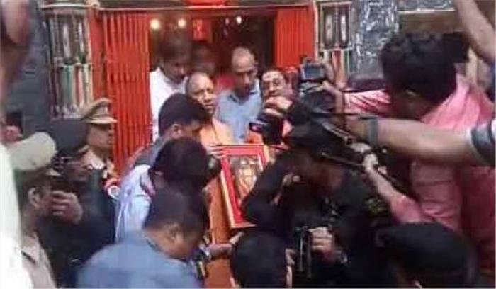 योगी आदित्यनाथ के वाराणसी दौरे का आज दूसरा दिन