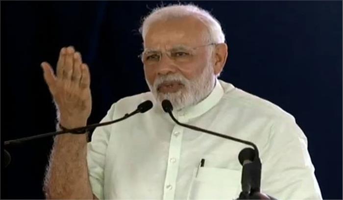 योगी सरकार में अपराधी खुद कर रहे सरेंडर : मोदी