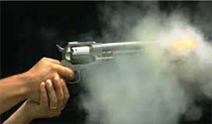युवक पर गोली चलाई बाल-बाल बचा