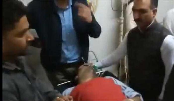 यूथ कांग्रेस कार्यकर्ताओं का प्रदर्शन, पथराव व लाठीचार्ज में 10 घायल