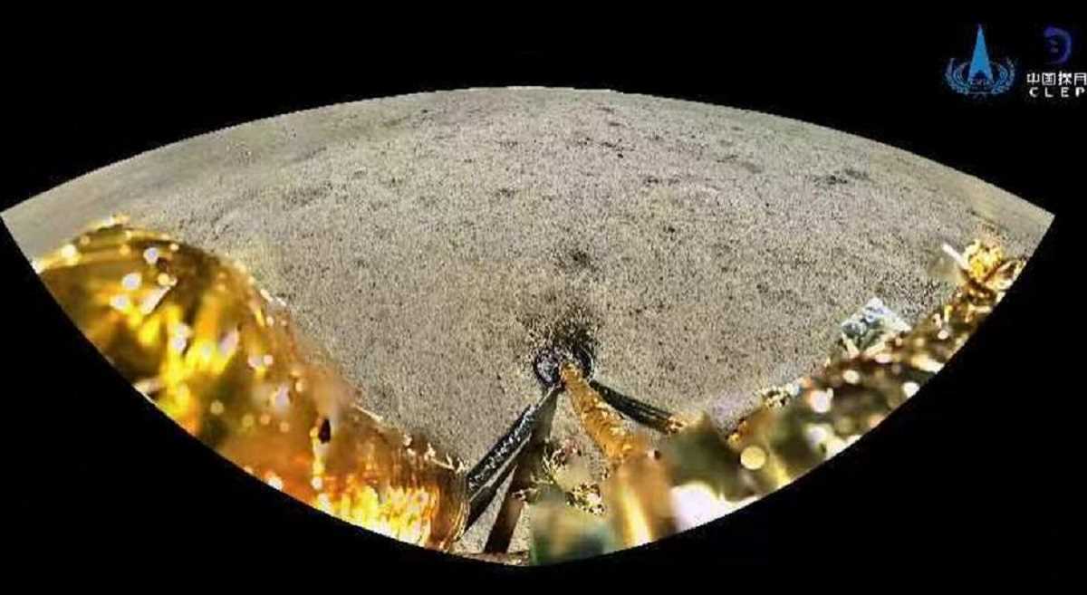 चीनी वैज्ञानिकों ने खोजा चांद की मिट्टी से पानी बनाने का तरीका