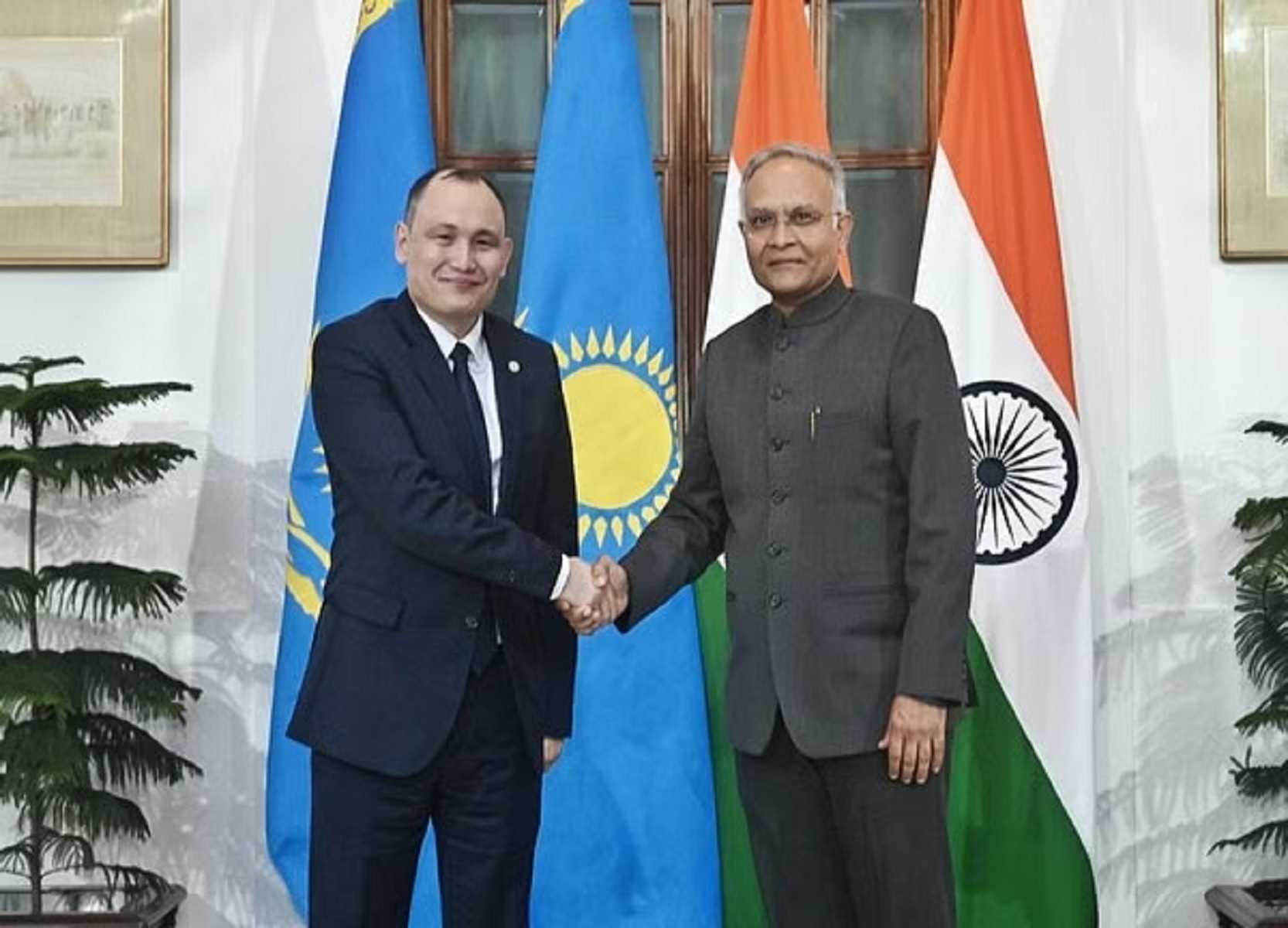 भारत-कजाकिस्तान ने 8वें विदेश कार्यालय परामर्श का आयोजन किया, संबंधों को मजबूत करने की प्रतिबद्धता दोहराई भारत-कजाकिस्तान ने 8वें विदेश कार्यालय परामर्श का आयोजन किया, संबंधों को मजबूत करने की प्रतिबद्धता दोहराई