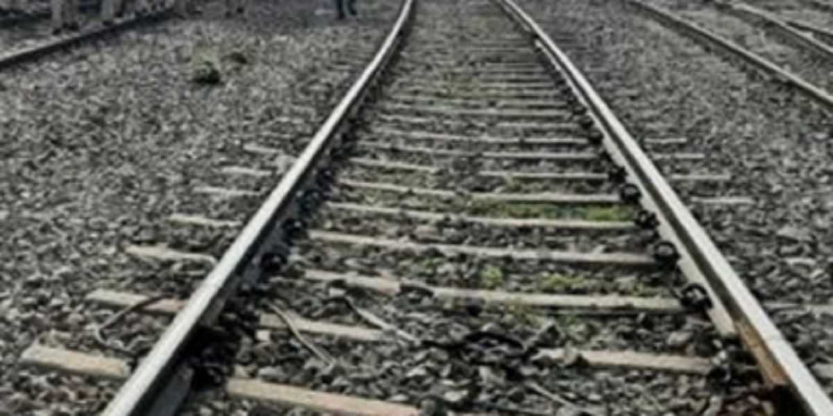 ट्रेन से धक्का देकर गिराए गए सेना के जवान की हालत बनी हुई है गंभीर