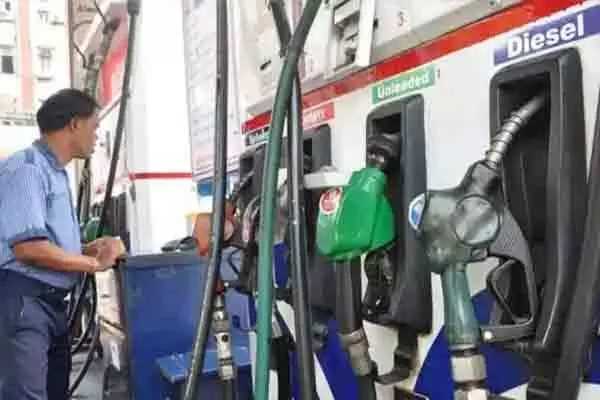 पेट्रोल-डीजल की कीमतों में 80 पैसे प्रति लीटर की बढ़ोतरी
