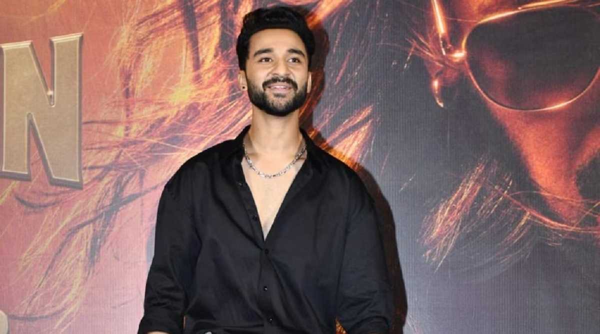 ऑपरेशन सिंदूर : राघव जुयाल ने कर्नल सोफिया और विंग कमांडर व्योमिका की तारीफ की ऑपरेशन सिंदूर : राघव जुयाल ने कर्नल सोफिया और विंग कमांडर व्योमिका की तारीफ की