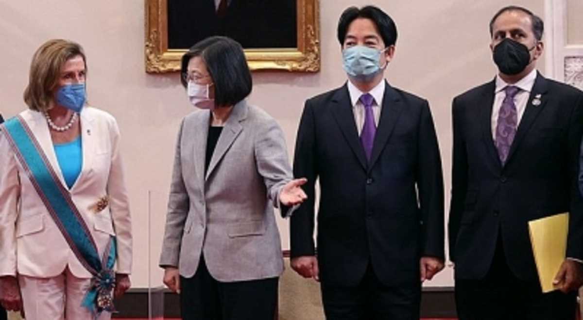 भारतीय-अमेरिकी कांग्रेस प्रतिनिधि कृष्णमूर्ति स्पीकर पेलोसी के साथ ताइवान के दौरे पर भारतीय-अमेरिकी कांग्रेस प्रतिनिधि कृष्णमूर्ति स्पीकर पेलोसी के साथ ताइवान के दौरे पर