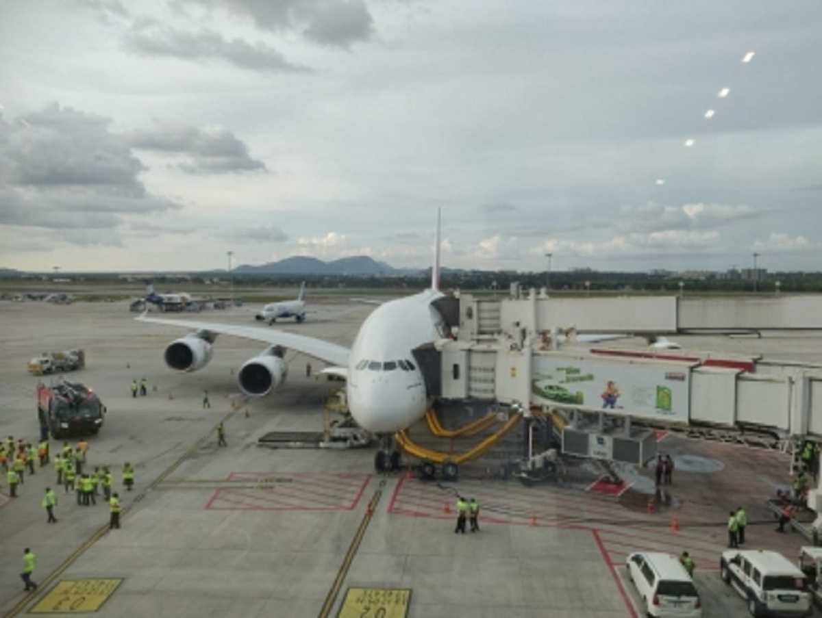 दुनिया का सबसे बड़ा यात्री विमान एयरबस ए380 बेंगलुरु हवाईअड्डे पर उतरा