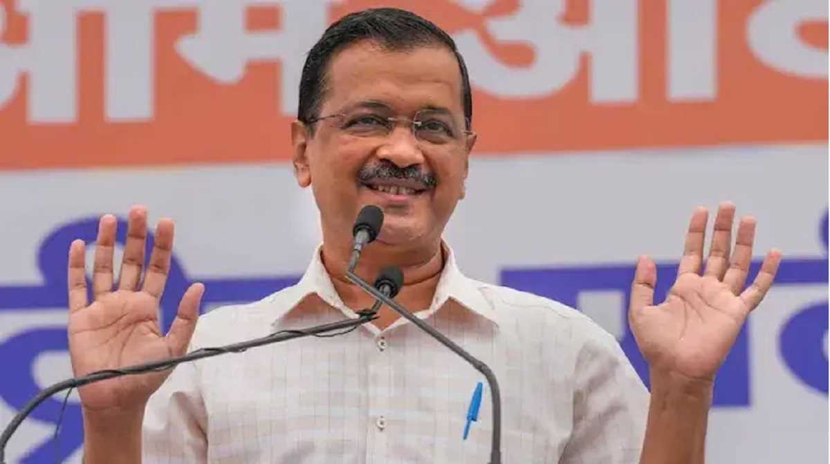 अरविंद केजरीवाल ने सफाई कर्मचारियों को किया अपने घर चाय पर आमंत्रित