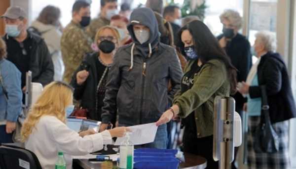 रोमानिया ने कोरोना के खिलाफ लगे सभी प्रतिबंध हटाए